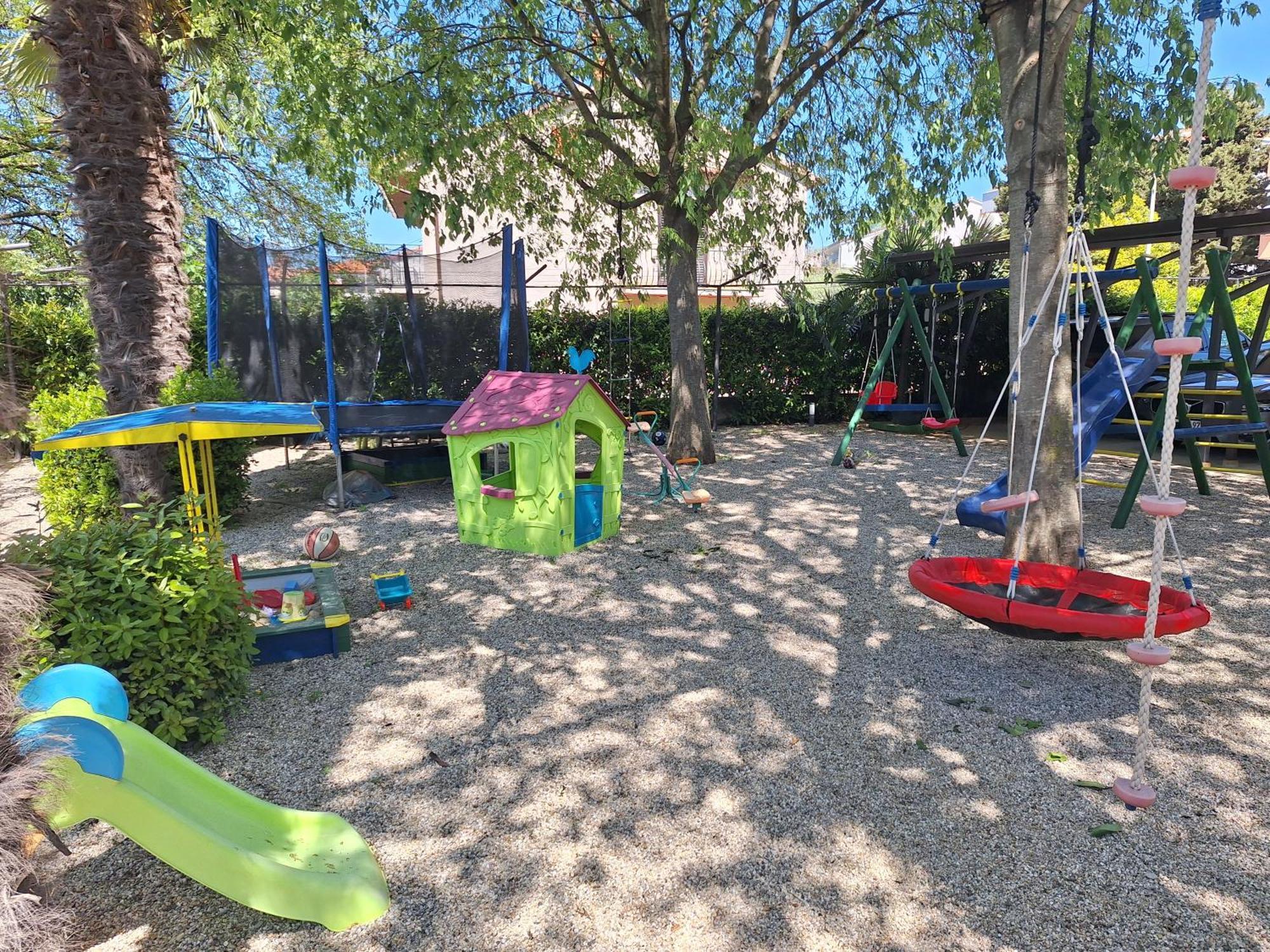 רוביני Apartments Modrusan מראה חיצוני תמונה