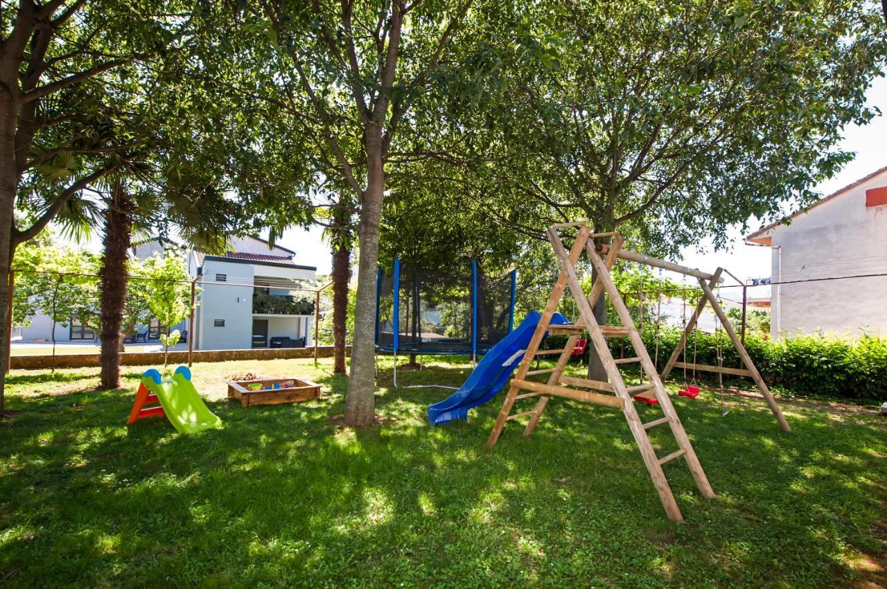 רוביני Apartments Modrusan מראה חיצוני תמונה