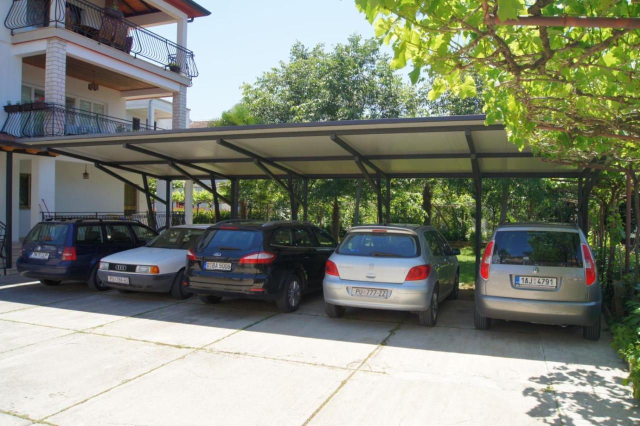 רוביני Apartments Modrusan מראה חיצוני תמונה