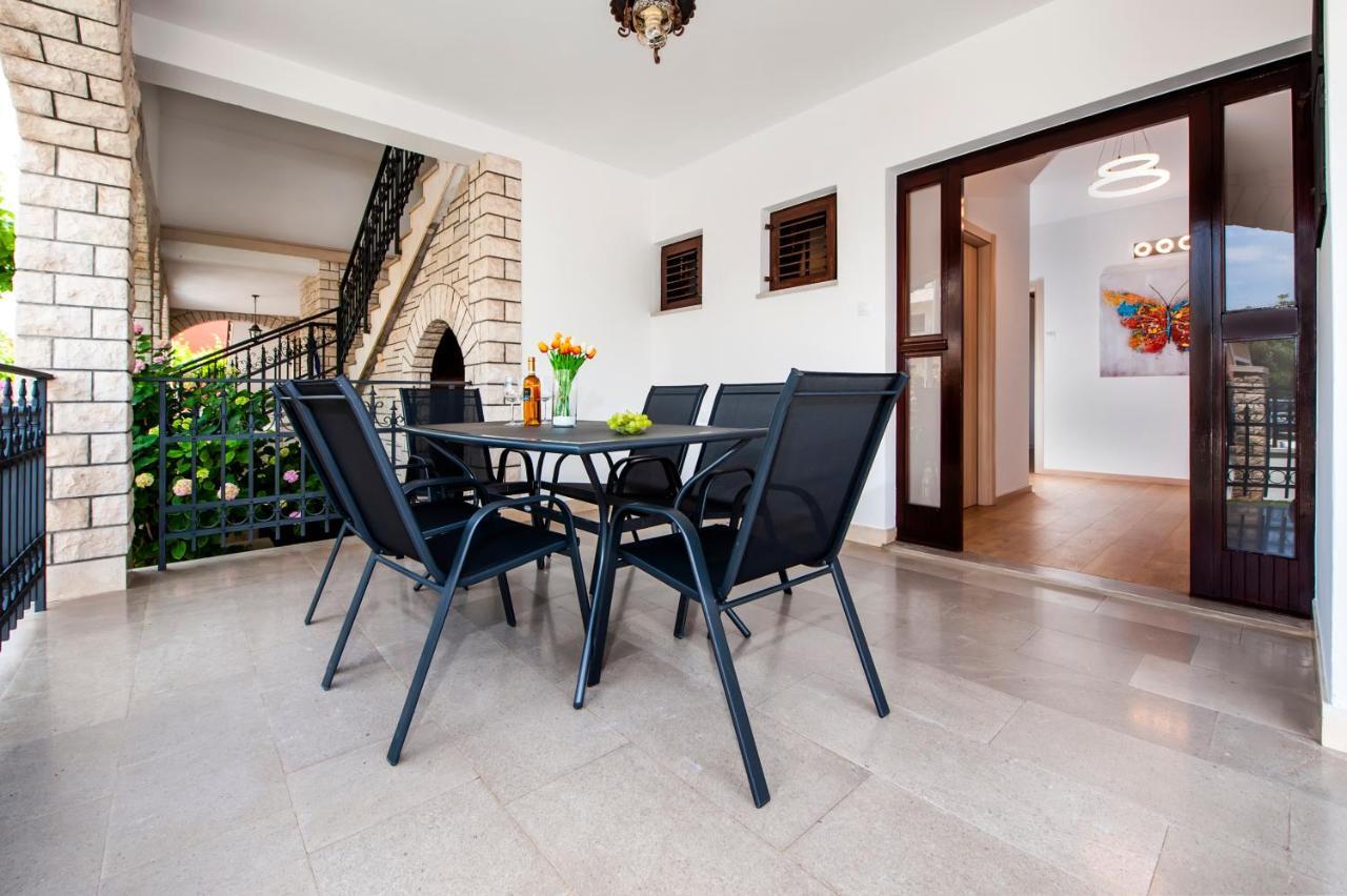 רוביני Apartments Modrusan מראה חיצוני תמונה